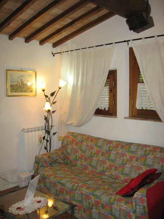 La Capanna Di Sovestro Hotel San Gimignano Kamer foto