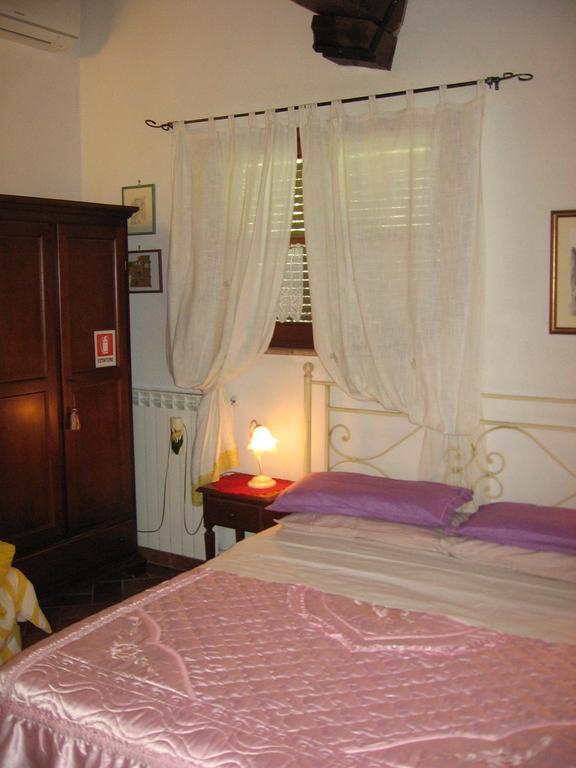 La Capanna Di Sovestro Hotel San Gimignano Kamer foto
