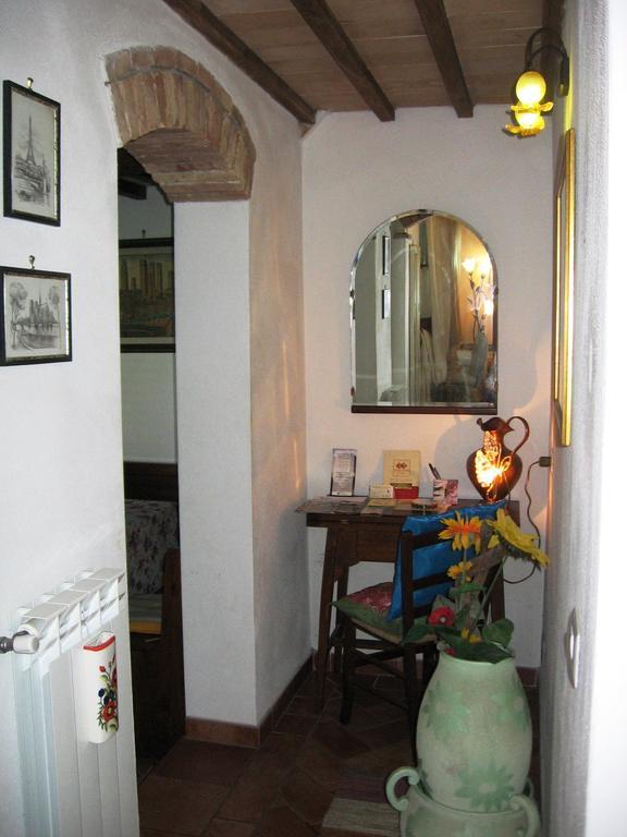 La Capanna Di Sovestro Hotel San Gimignano Kamer foto
