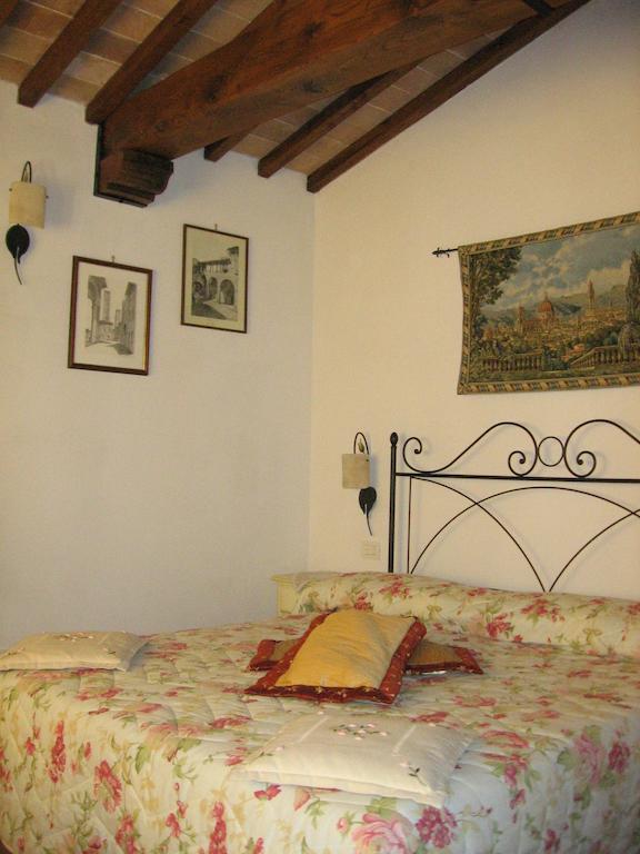 La Capanna Di Sovestro Hotel San Gimignano Kamer foto